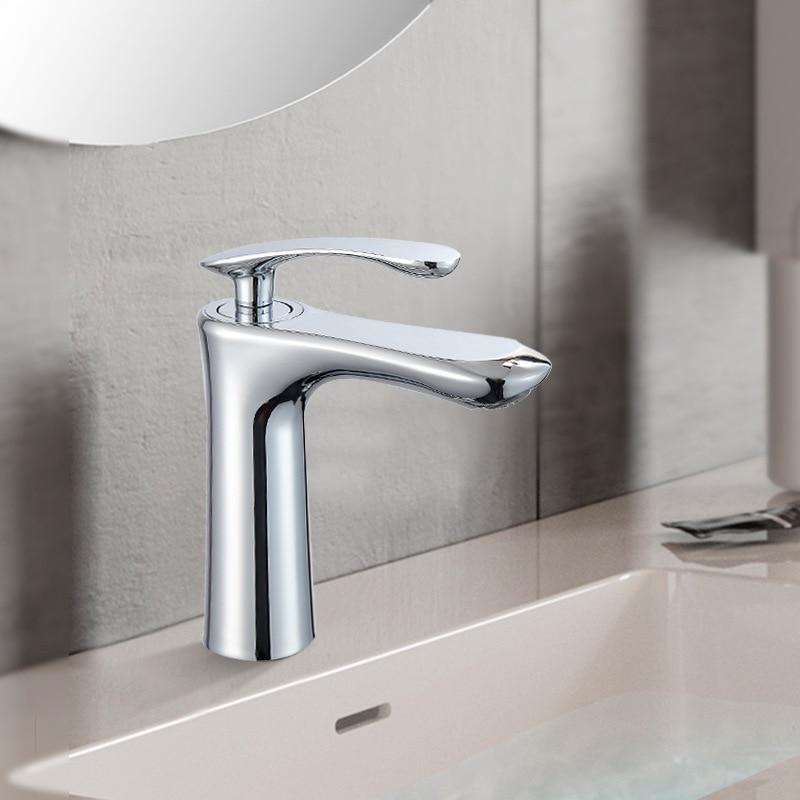 Basin Faucets Elegant Bathroom Faucet Hot and Cold Water Basin Mixer Tap Chrome Finish Brass Toilet Sink Water Crane