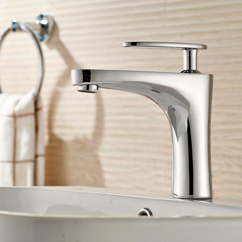 Basin Faucets Hot and Cold Bathroom Faucet Water Basin Mixer Tap Chrome Single Handle Basin Water Sink Mixer Tap